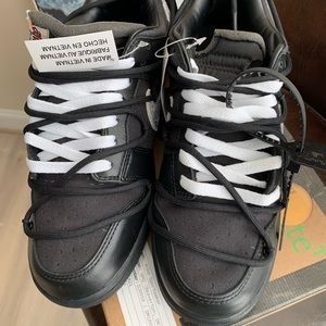 Nike x Off White sb dunk Low size 8.5